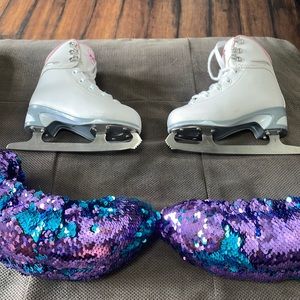 Soft Skate by Jackson. Youth figure skates.